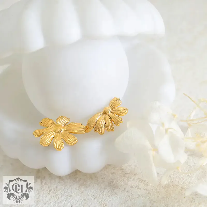Chic Daisy 18K Gold Earrings