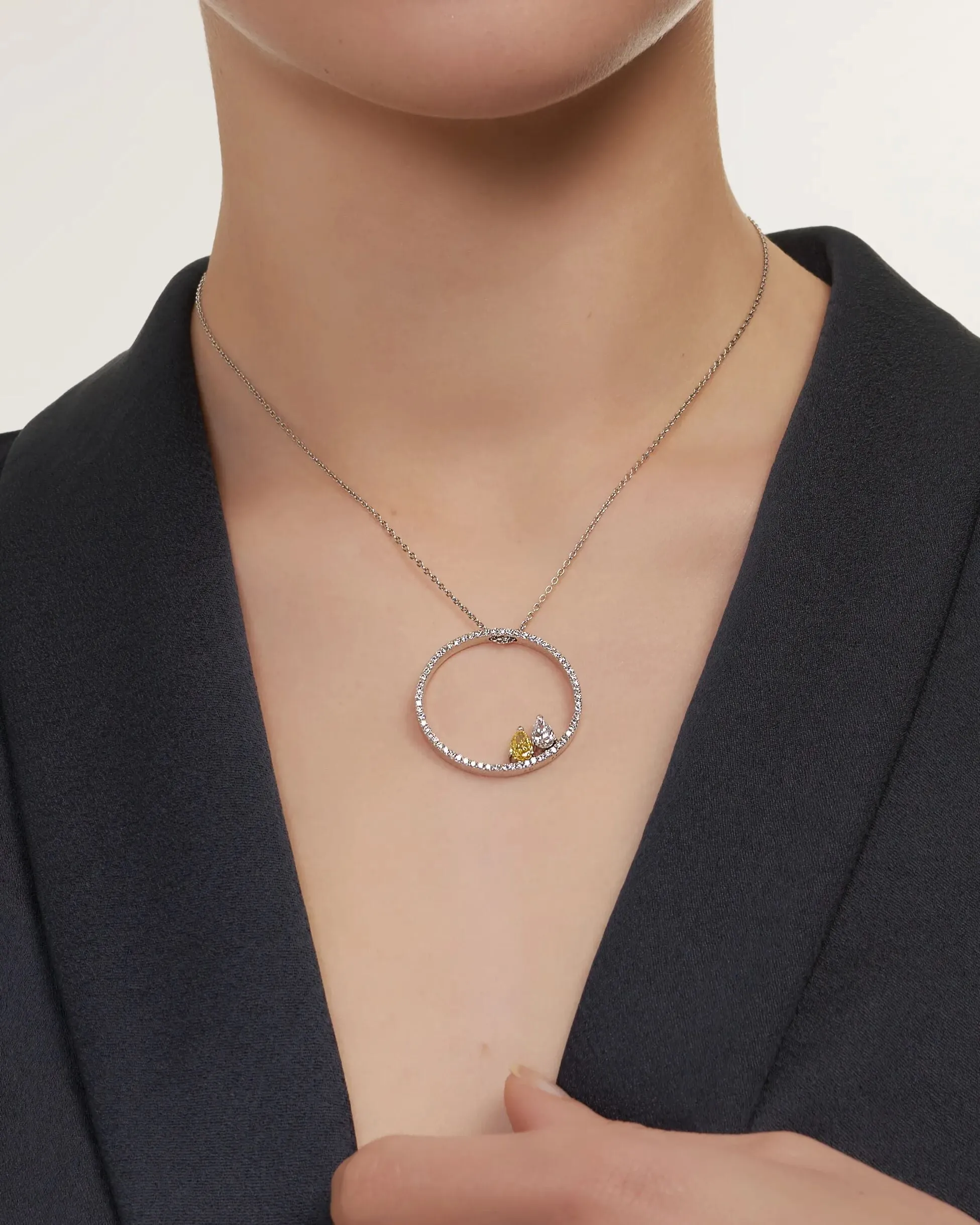 Circle necklace with pear shape