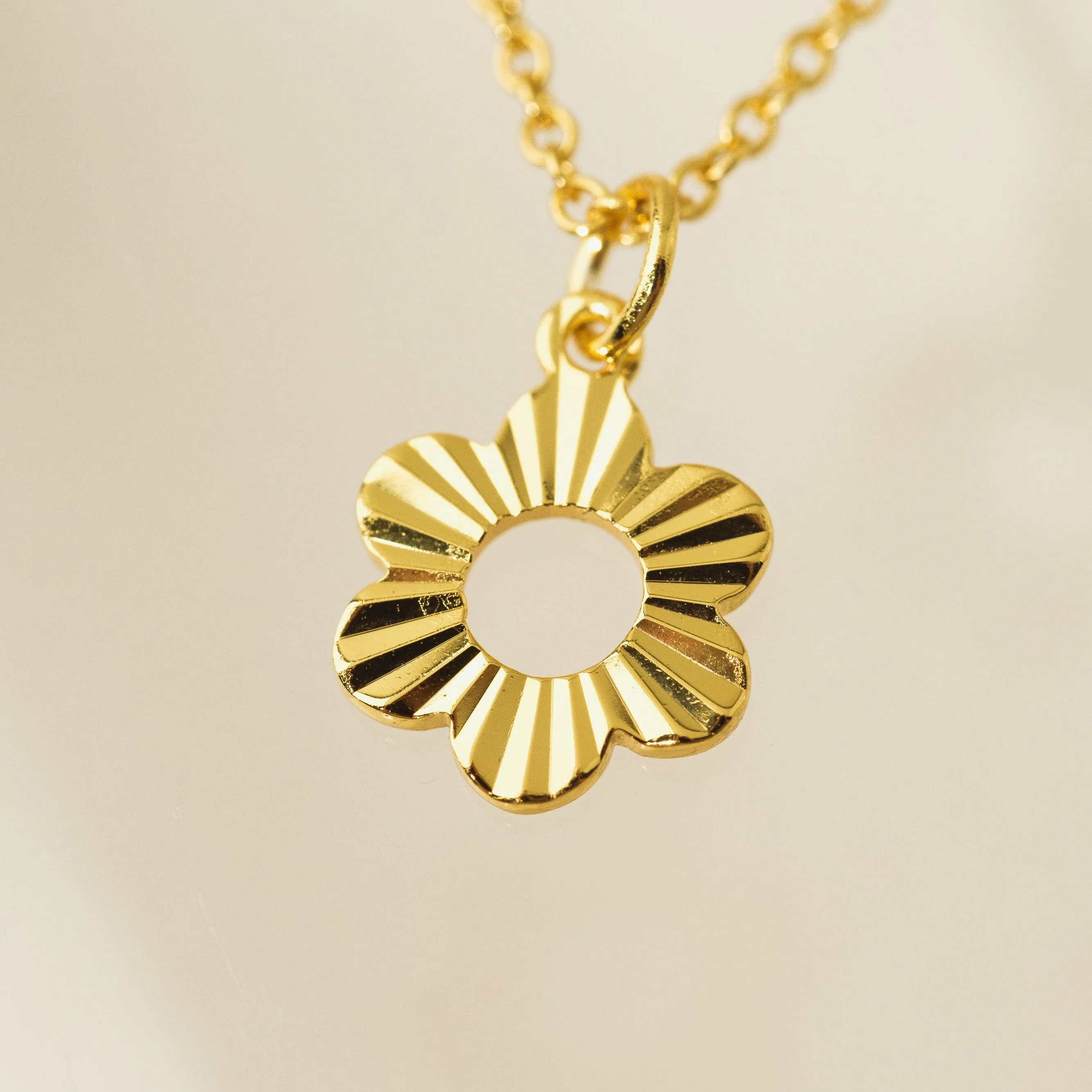 Daisy Fluted Necklace