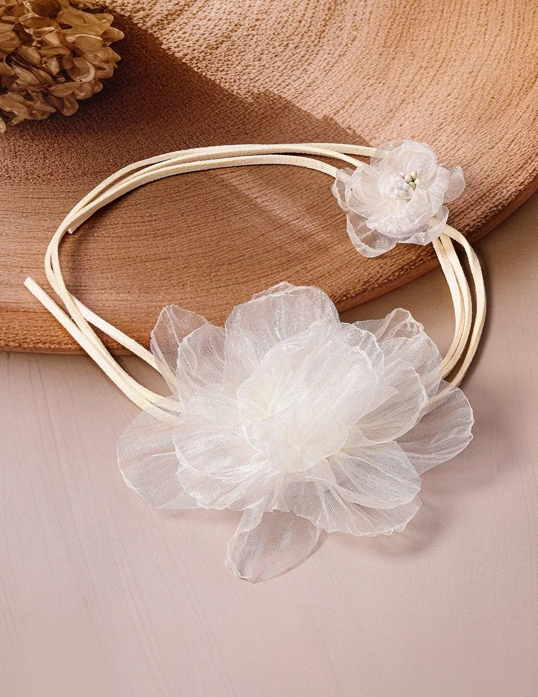 Elegant Off-White Floral Organza Choker Necklace - Fashionable Statement Jewelry