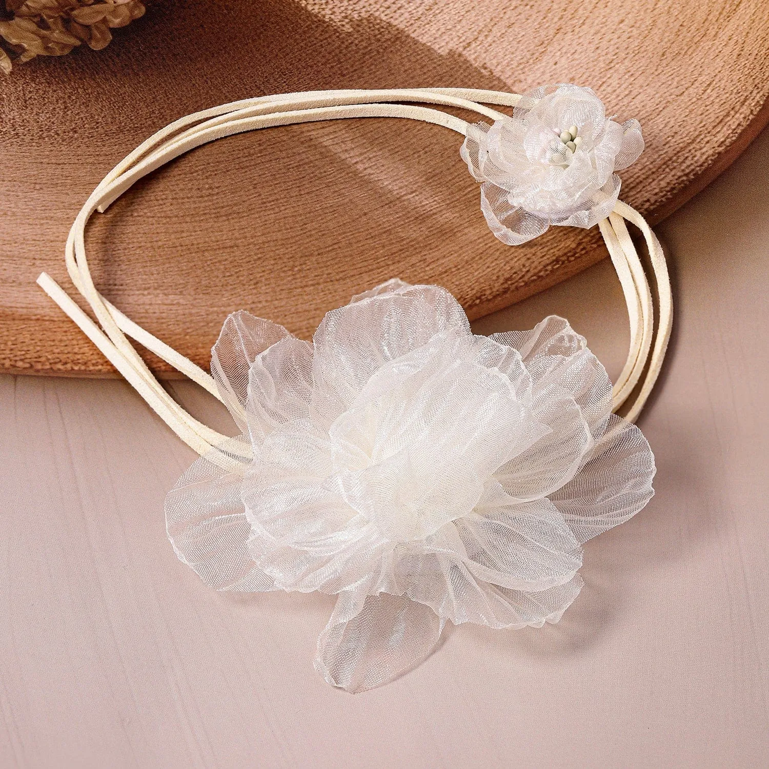 Elegant Off-White Floral Organza Choker Necklace - Fashionable Statement Jewelry