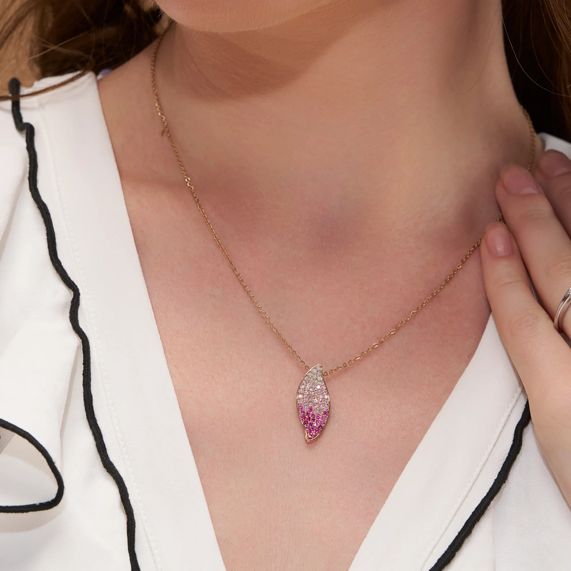 Elegant Ombre Leaf Necklace