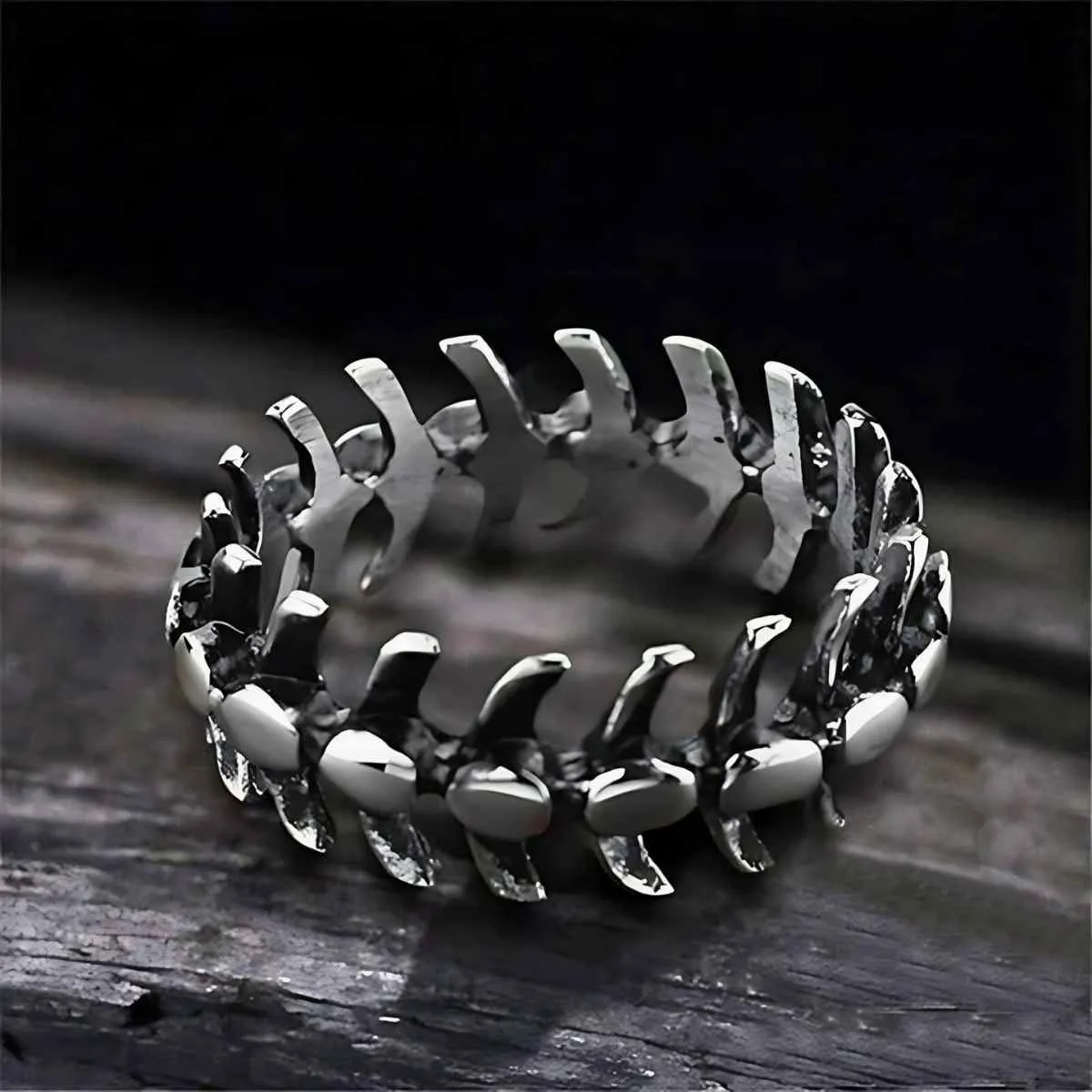 Fishbone Ring