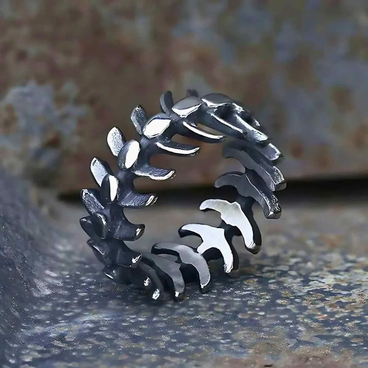 Fishbone Ring