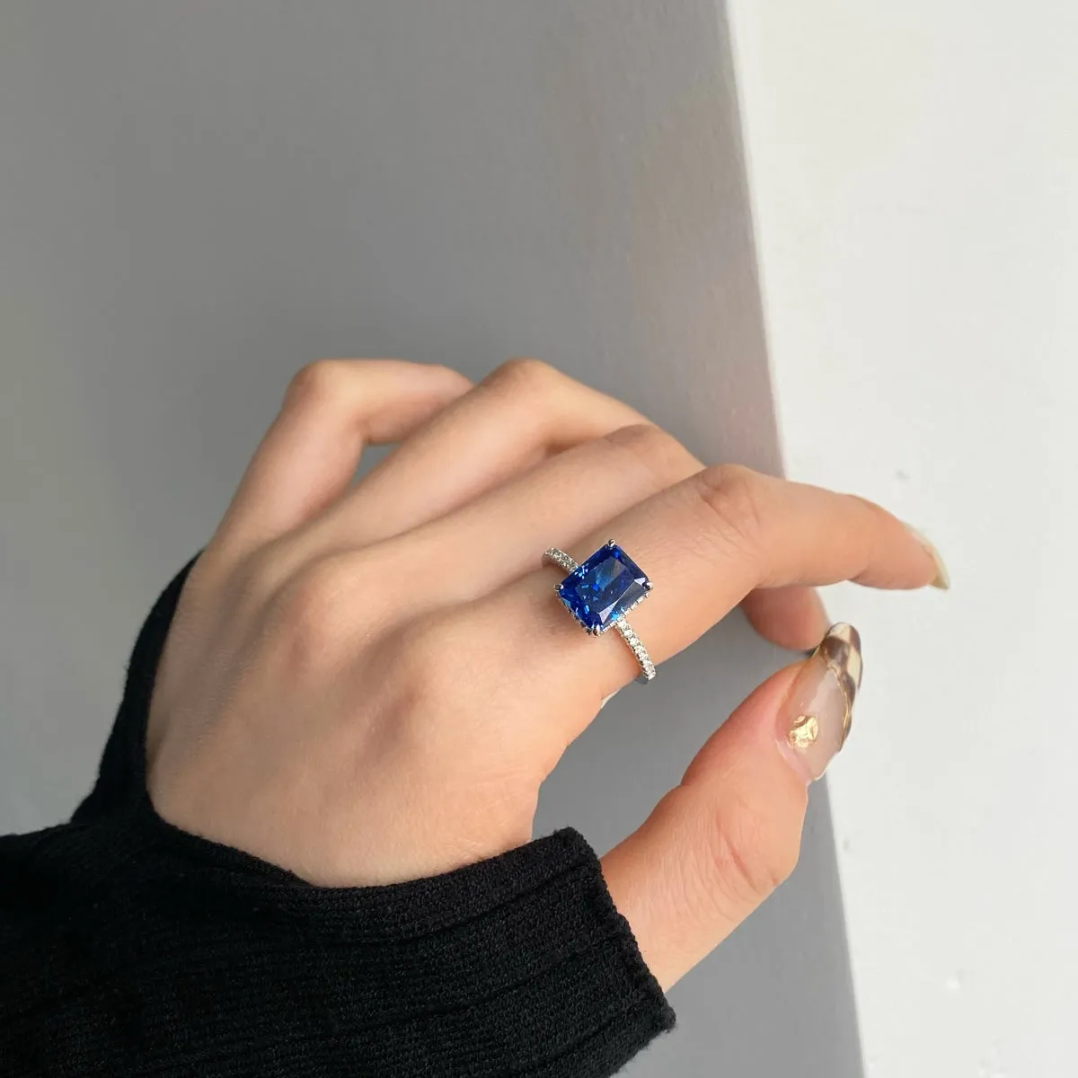 [Goodv]4.0 Carat Luxurious Engagement Ring