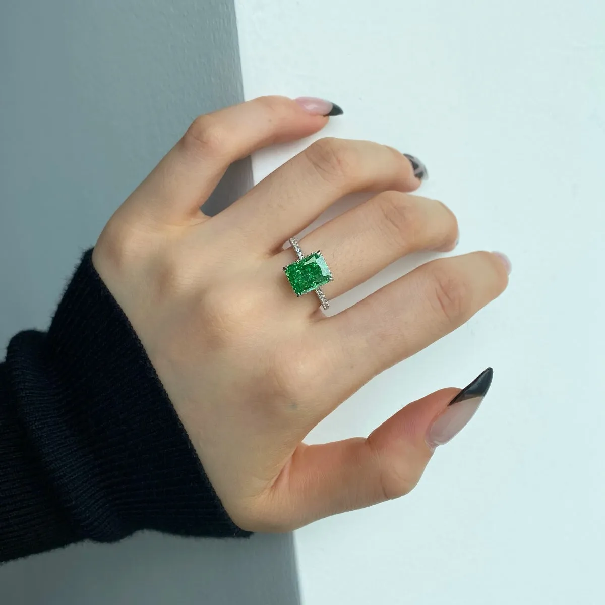 [Goodv]4.0 Carat Luxurious Engagement Ring