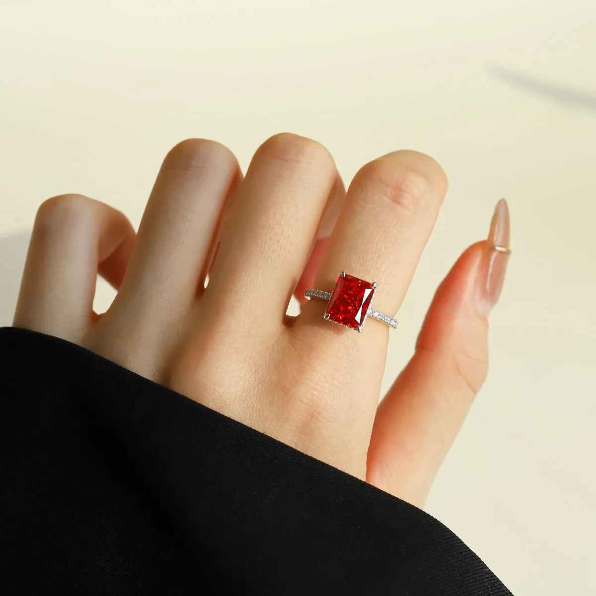 [Goodv]4.0 Carat Luxurious Engagement Ring