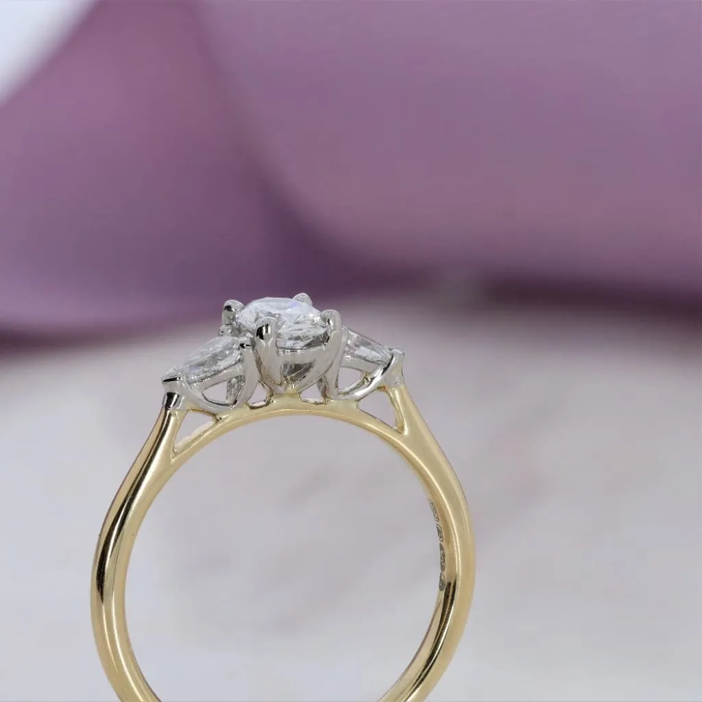 KAI | Oval 3-Stone Diamond Set in 18ct Gold 0.60ct