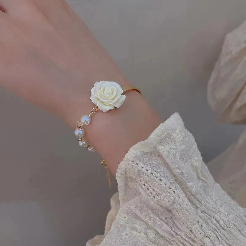 Lady Glams Romantic Adjustable Red Rose Link Chain Bracelet - Fashion Valentine Gift for Women