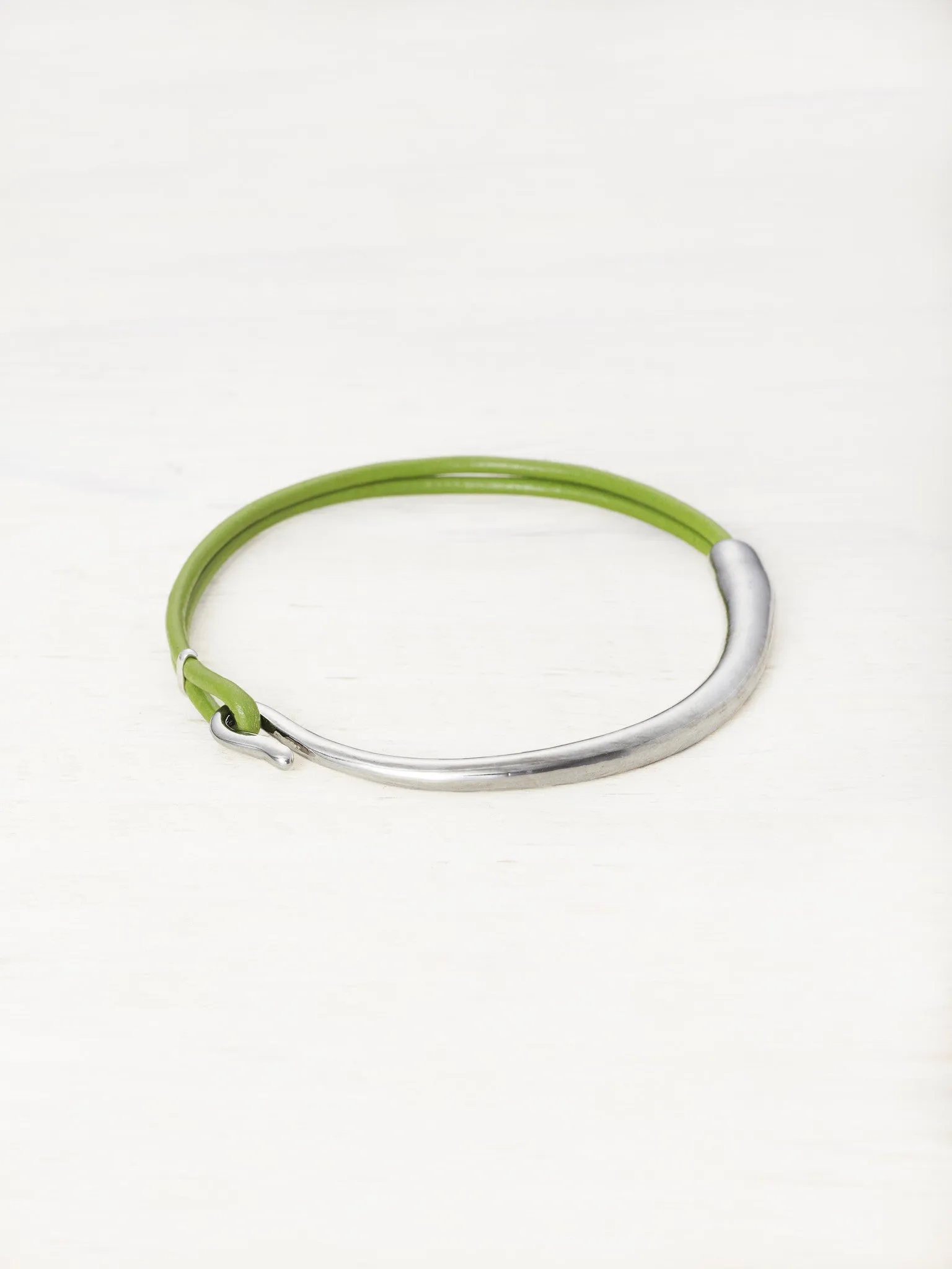 Leather Bar Bracelet - Avocado