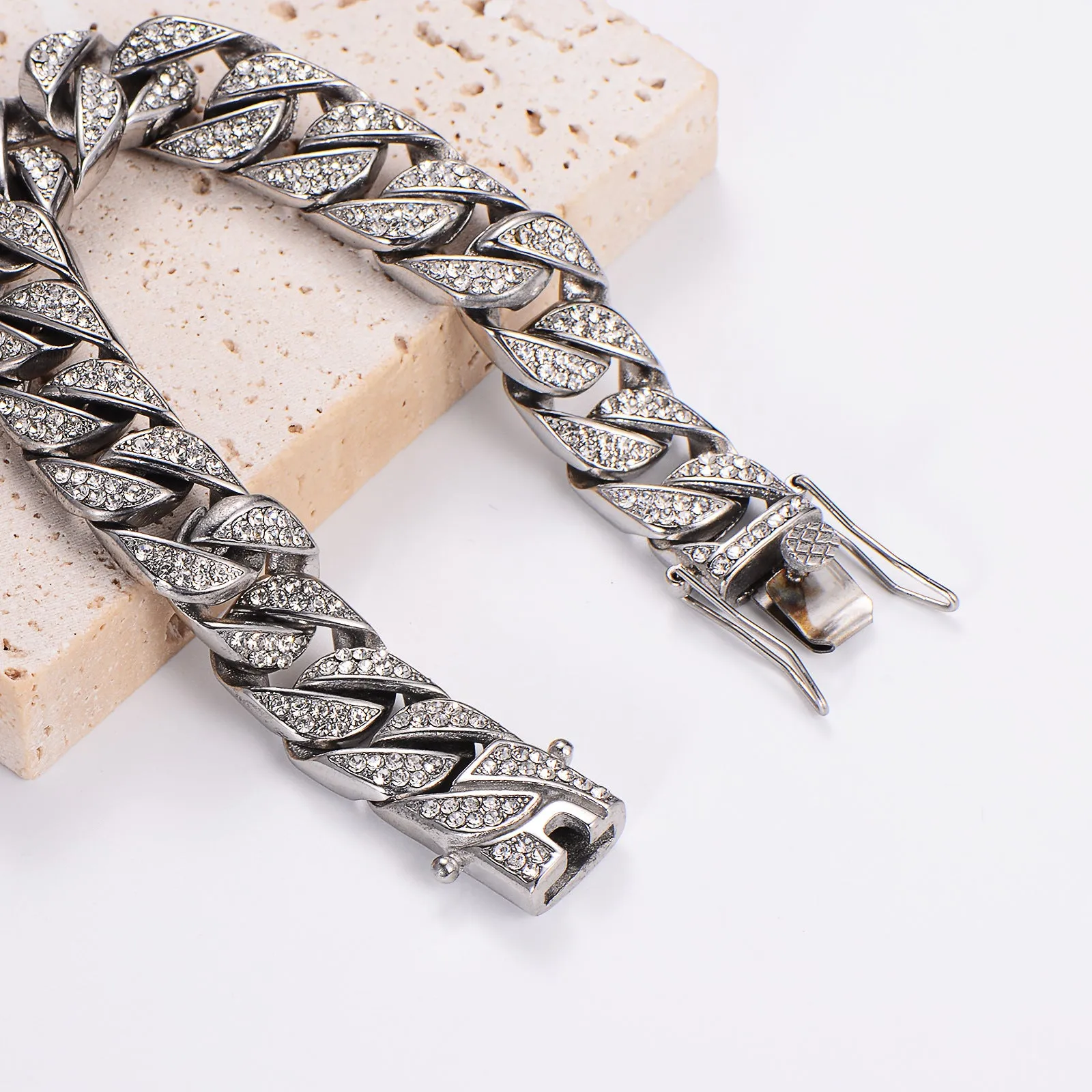 Men Versatile Stripe Geometric Stainless Steel Diamond Inlay Bracelets