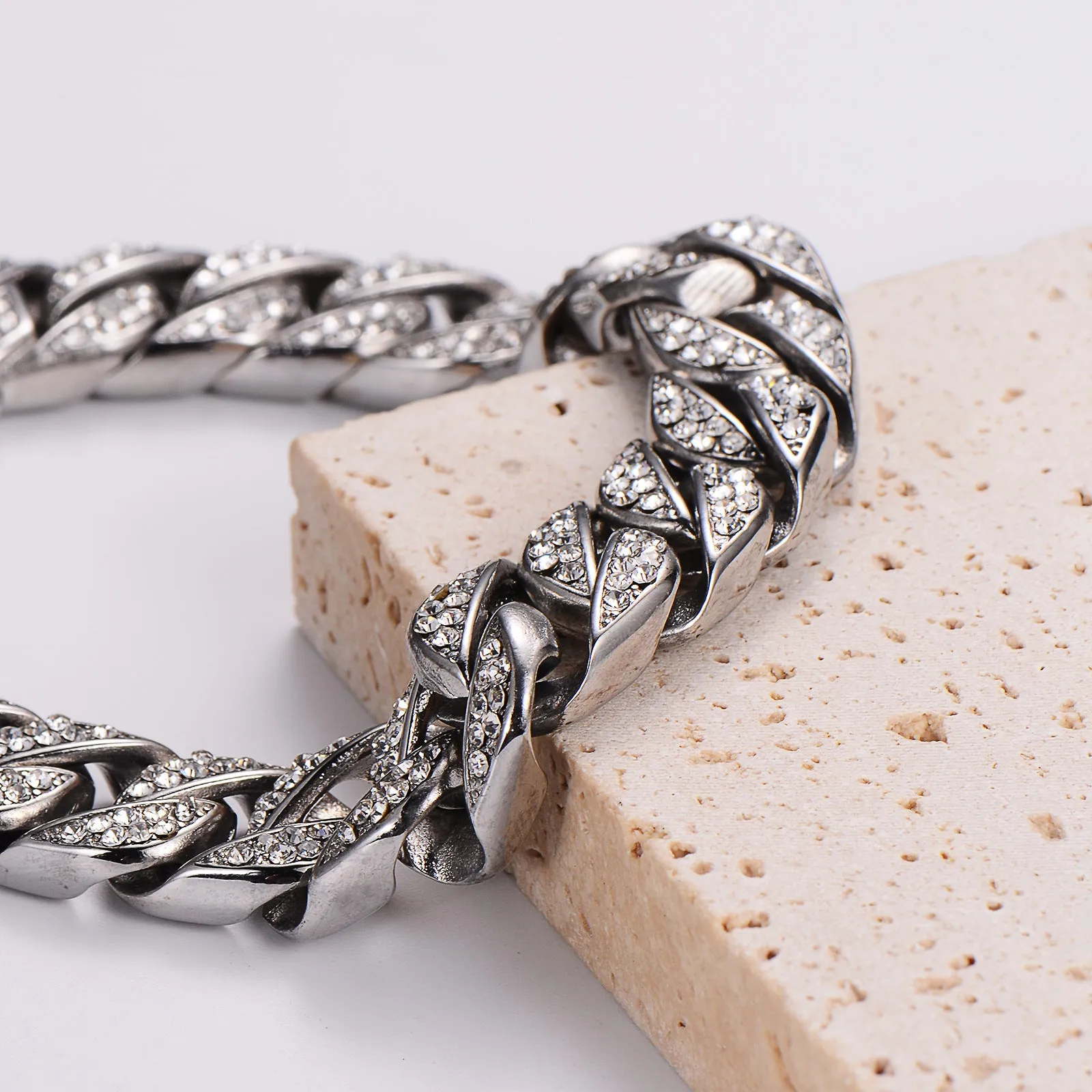 Men Versatile Stripe Geometric Stainless Steel Diamond Inlay Bracelets