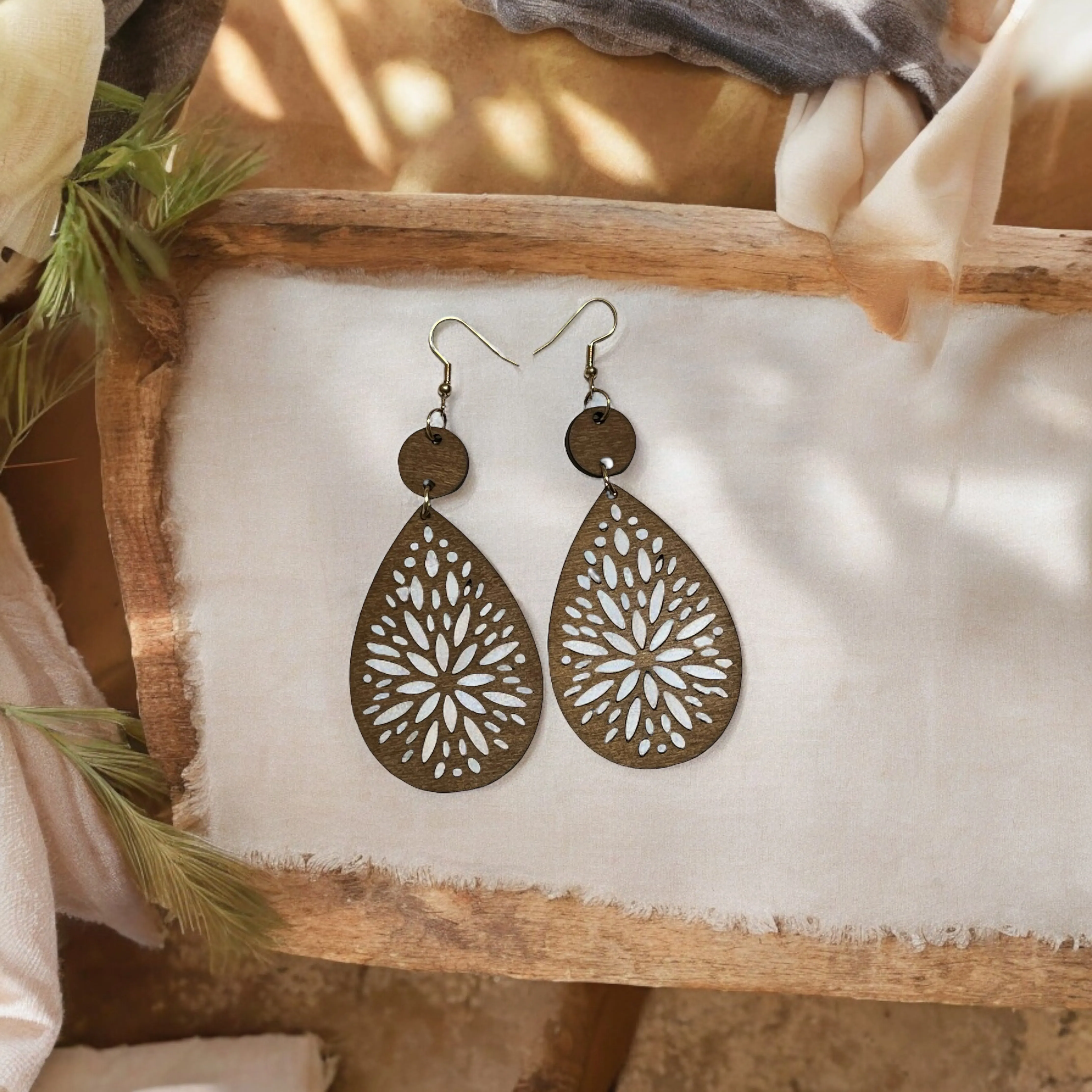 Natural Wood Teardrop Earrings: Chic & Rustic Accessories