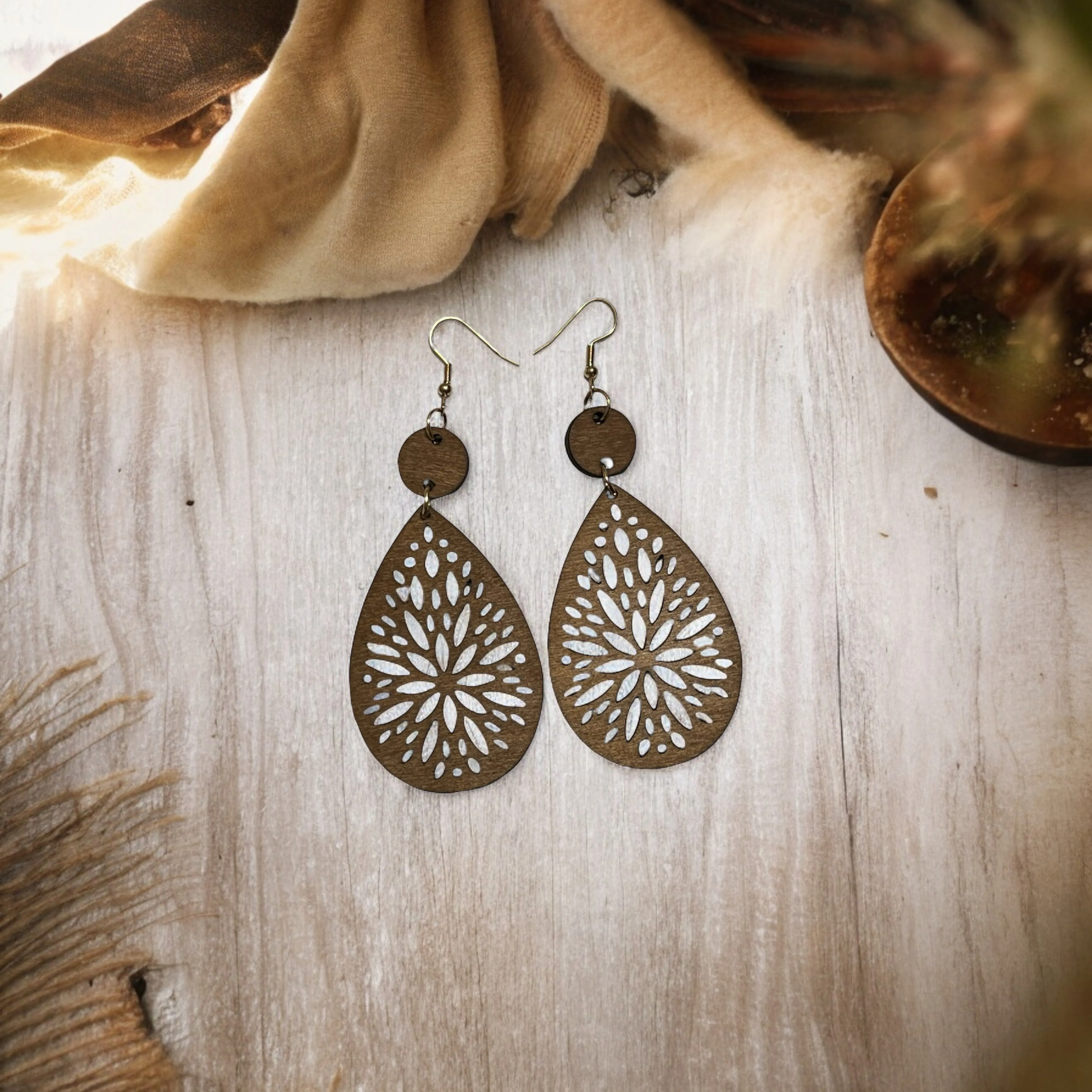 Natural Wood Teardrop Earrings: Chic & Rustic Accessories