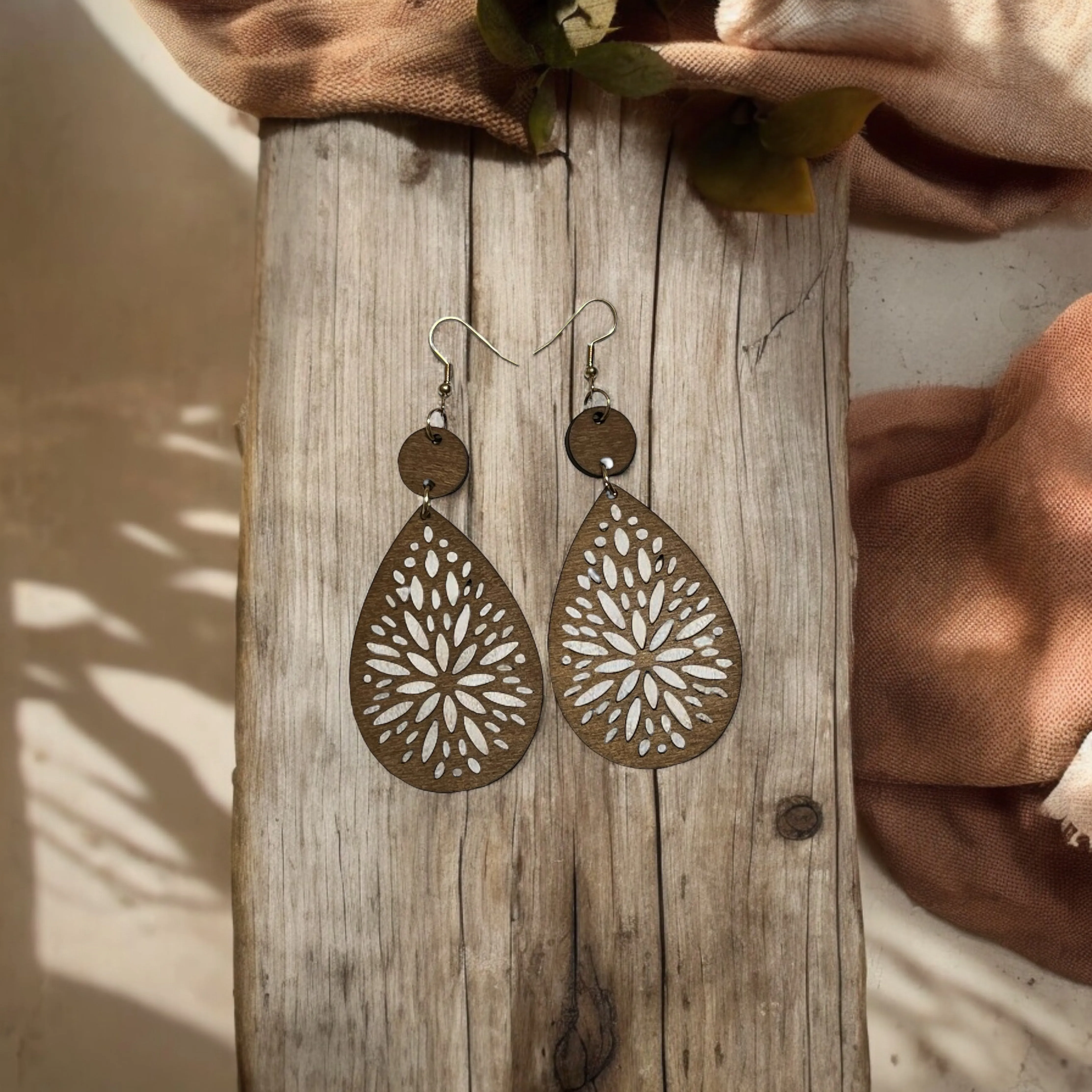 Natural Wood Teardrop Earrings: Chic & Rustic Accessories