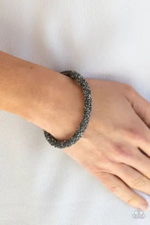 Paparazzi Bracelet ~ Roll Out The Glitz - Black