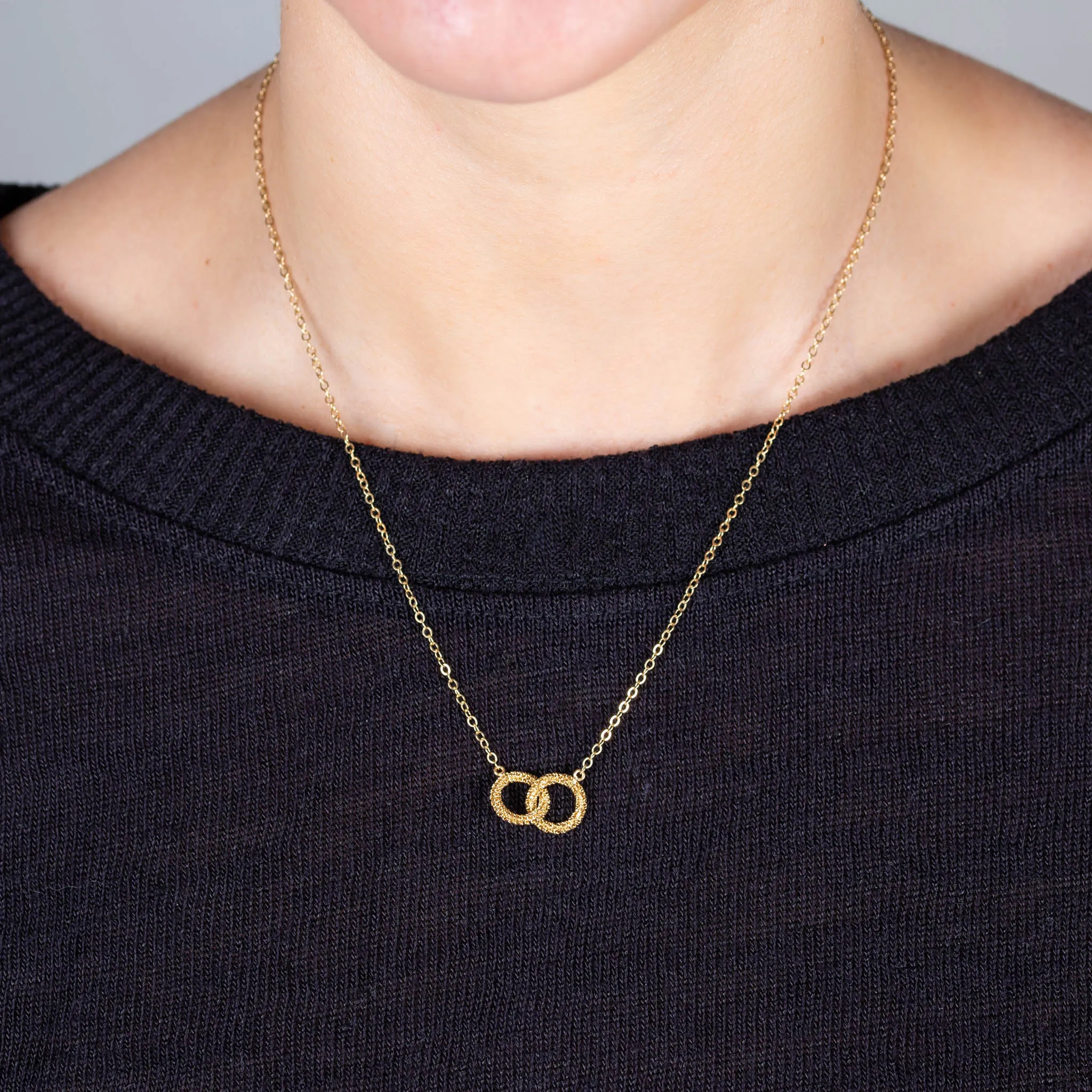 Petite Interlocking Circles Necklace