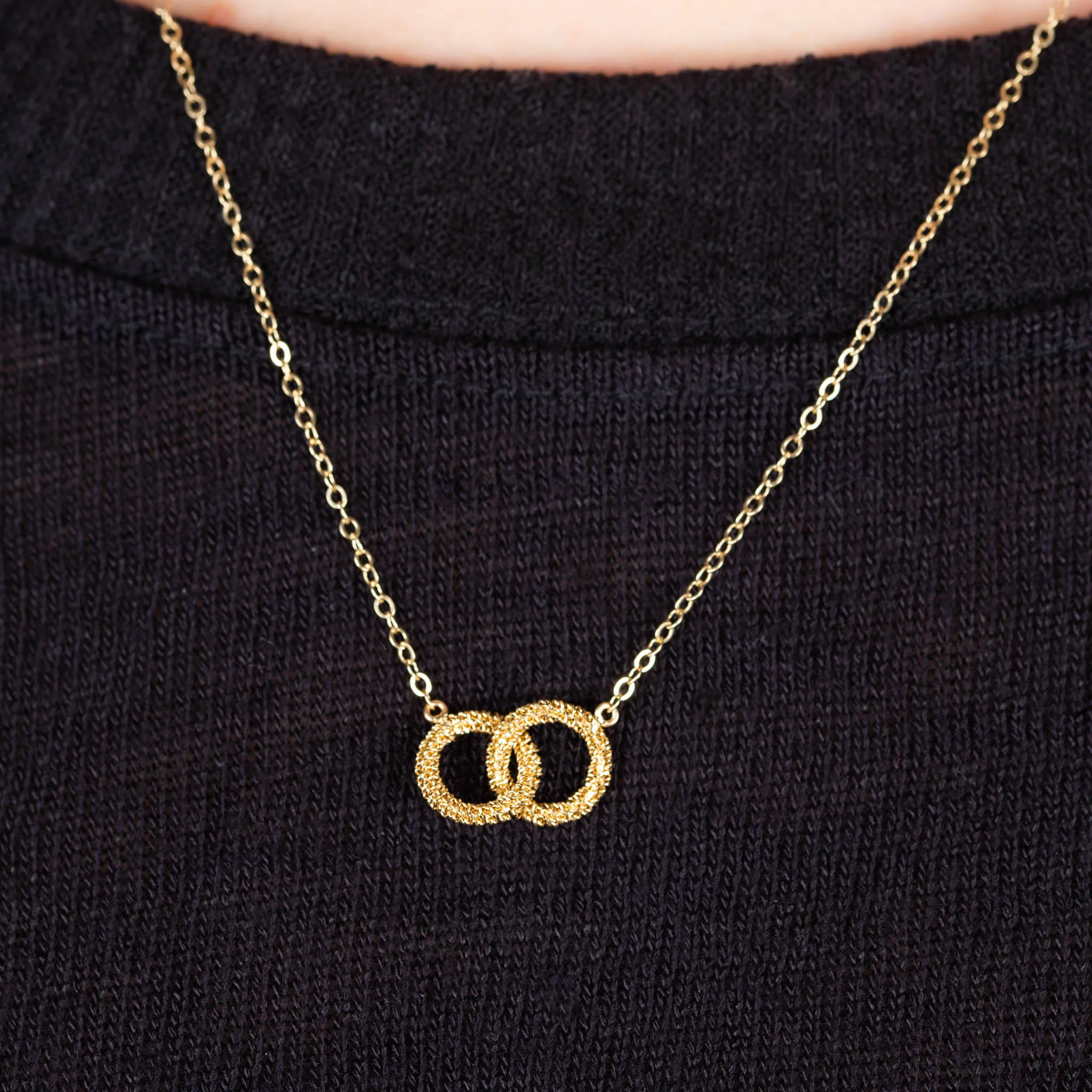 Petite Interlocking Circles Necklace