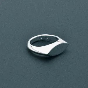 "Mr Cat: Solid Sterling Silver Ring with a Sleek Cat Eye Design"