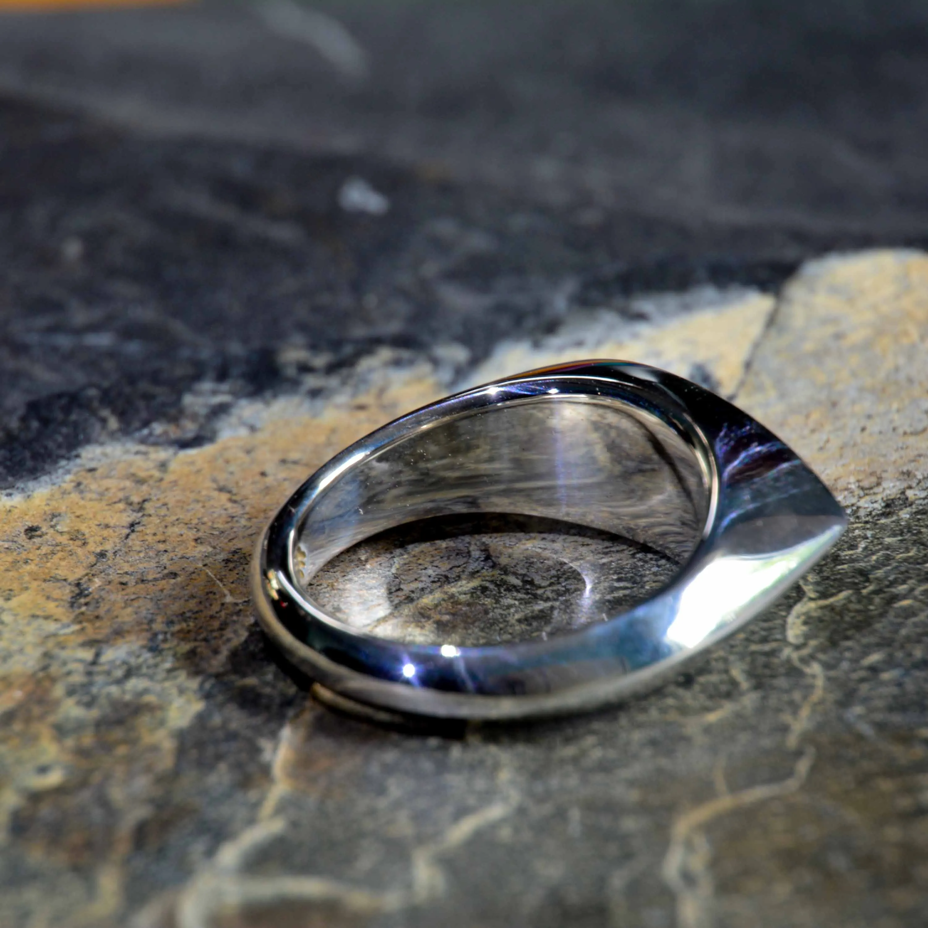 "Mr Cat: Solid Sterling Silver Ring with a Sleek Cat Eye Design"
