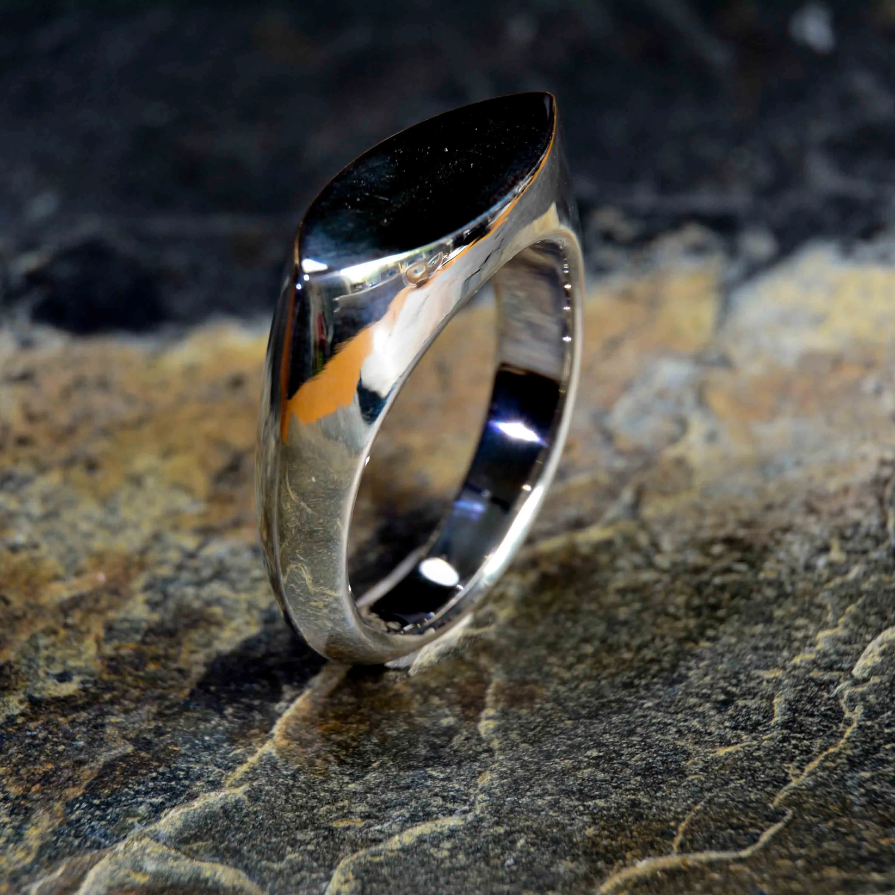"Mr Cat: Solid Sterling Silver Ring with a Sleek Cat Eye Design"